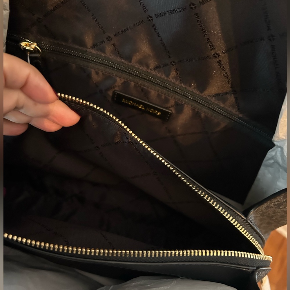 MICHAEL KORS Christina Large Signature Logo Shoulder Bag - Picture 14 of 16